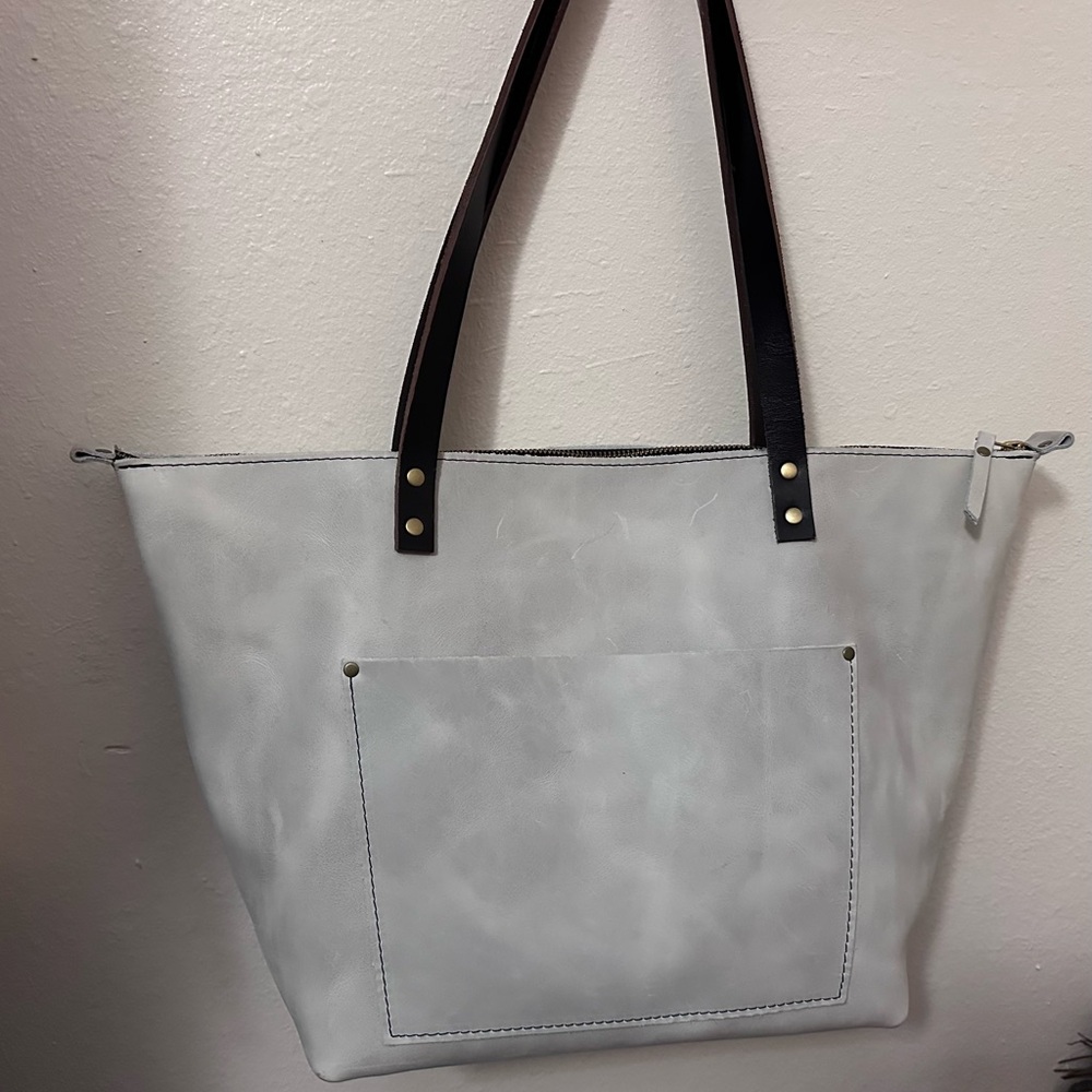 Beluga large zippered tote